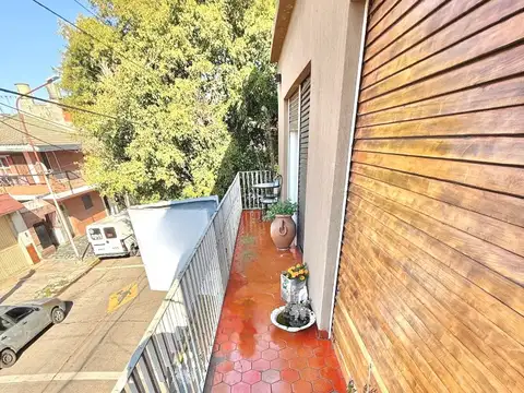 Casa 6 ambientes con 3 baños