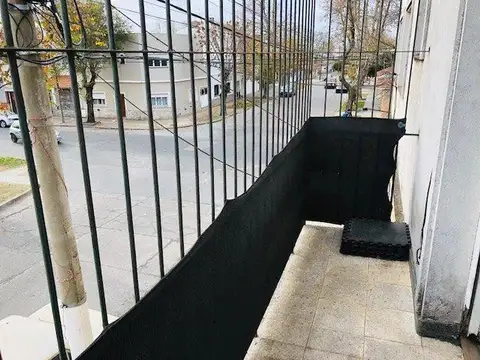 PH 3 AMBIENTES EN PRIMER PISO POR ESCALERA