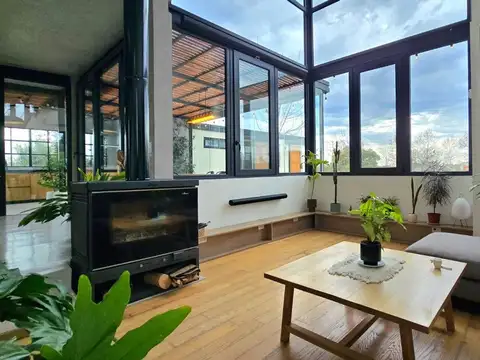 VENTA CASA DE DISEÑO -PILAR- Acepta prop. en pago