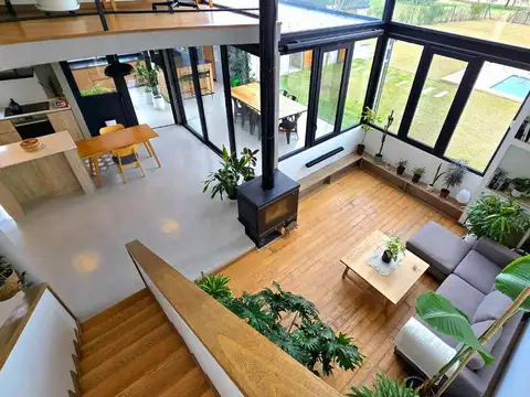 Casa en Venta con 2 cocheras