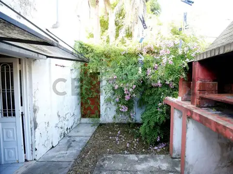 Casa 2 ambientes con 1 baño