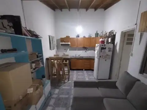 Casa Multifamiliar en venta - 6 Dormitorios 4 Baños - 209Mts2 - Merlo