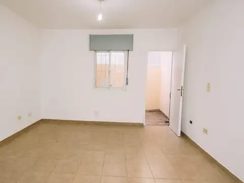 Local y deptos en venta Grand Bourg