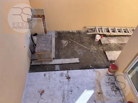 Depto Tipo Casa en Venta de 4 ambientes