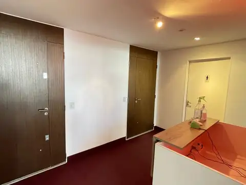 Oficina en Alquiler al Este