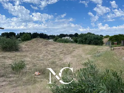 Lote en venta en Costa Esmeralda, fondo libre