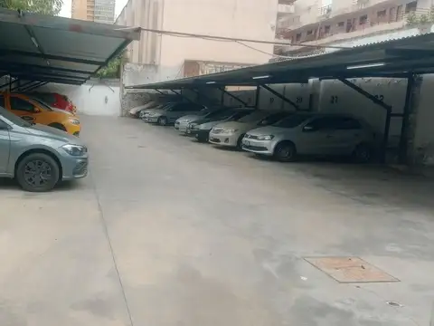 VENDO COCHERA EN B° ALBERDI, SOBRE CALLE SANTA ROSA 1800