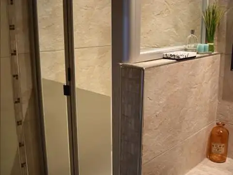 Casa 5 ambientes con 4 baños