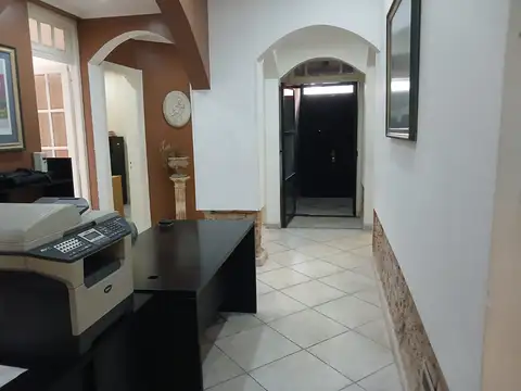 Oficina en Alquiler en Moron, $ 2.500.000