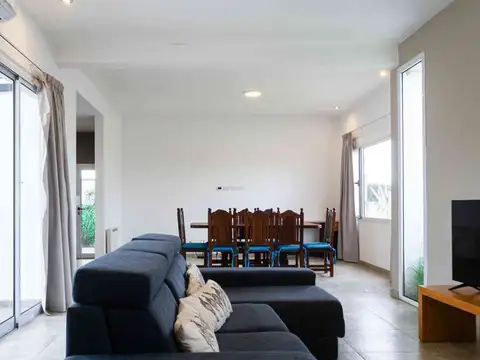 Casa en Alquiler en Horizontes al Sur, USD 2.500