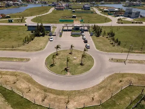 LOTE EN VENTA EN BARRIO VILLALOBOS - BARRIO CERRADO