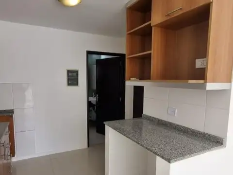 Monoambiente alquiler..Balcón terraza.Sin expensas ni abl