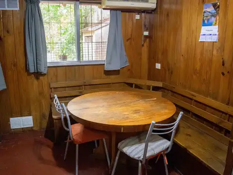 Casa 5 ambientes con 2 baños