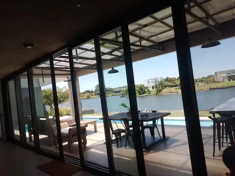 Casa en Alquiler de 3 dormitorios