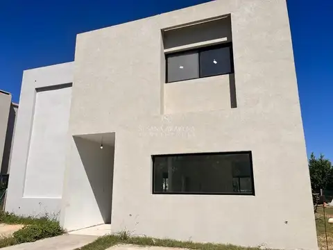 Casa en Venta en El Canton, USD 370.000