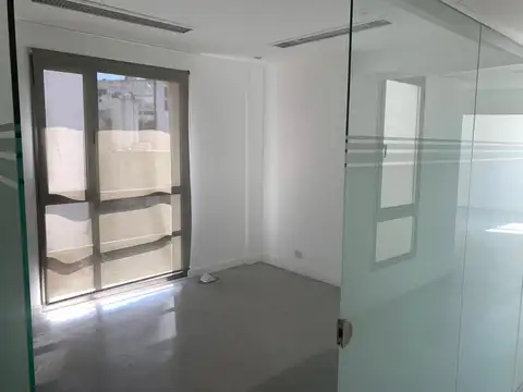 Oficina de categoría en impecable estado