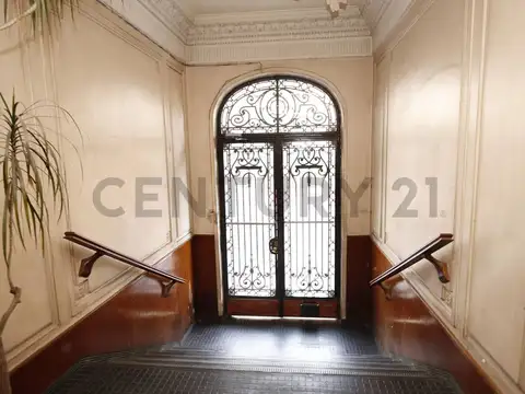 Av Rivadavia 7000, Piso 0