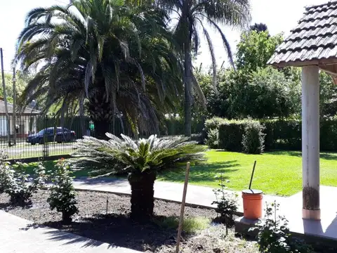 CASA QUINTA EN VENTA DE CATEGORIA - VENDE O PERMUTA POR DEPTO EN CAPITAL O RAMOS MEJIA - NUEVO VALOR