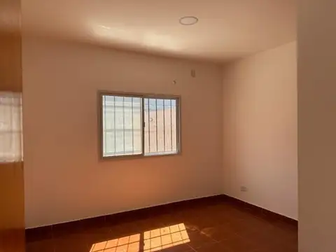 Casa en Alquiler en Don Torcuato, $ 800.000