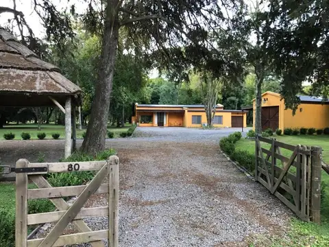 Casa 4 ambientes con 2 baños