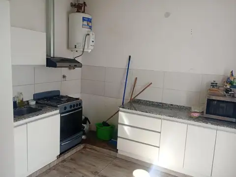 Casa 3 ambientes con 2 baños