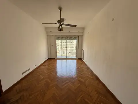 Amplio 3 Ambientes en Alquiler zona Tribunales/ Teatro Colon