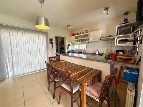 Casa en Venta con 4 cocheras