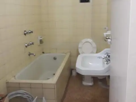 Local en Venta 35 años