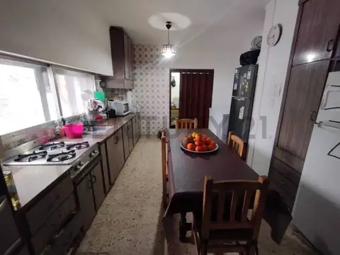 12 e/ 59 y 60 1300, Piso 1