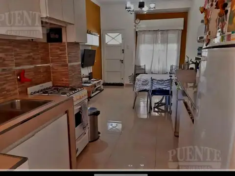 Casa 4 ambientes con 1 baño