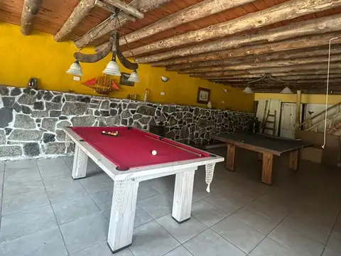 Casa 5 ambientes con 3 baños