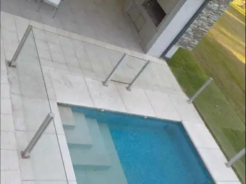 Casa en  venta y/o  en country Boca Raton