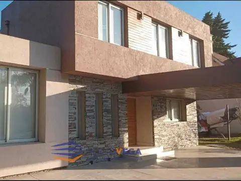 Casa en  venta y/o  en country Boca Raton