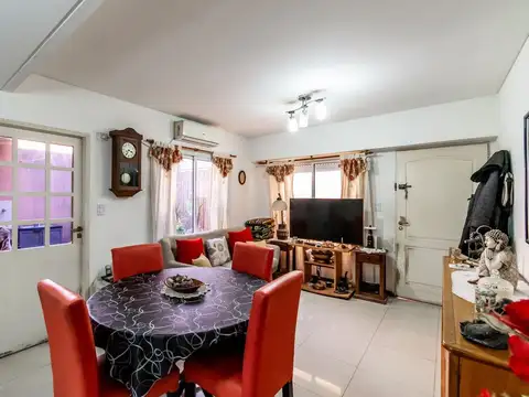 Depto Tipo Casa en Venta de 3 ambientes