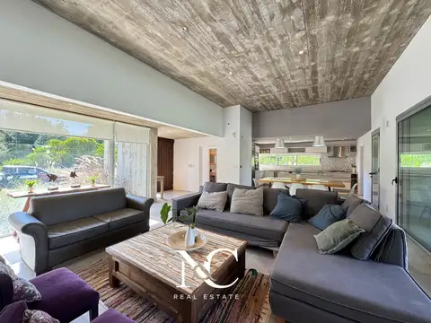 Casa en Venta en Costa Esmeralda, USD 345.000