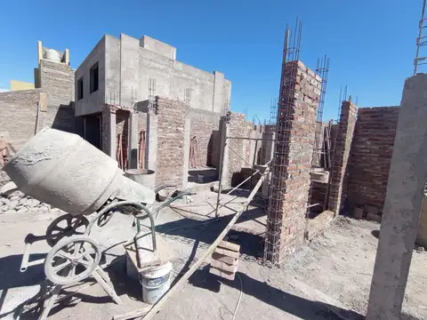 Casa en Venta con 2 cocheras