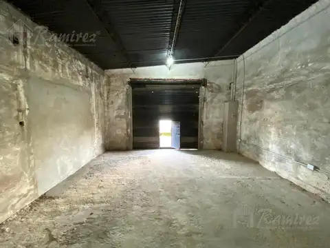 Local En Alquiler - Francisco Alvarez, Moreno