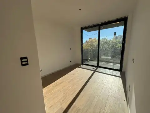 Dpto de 4 amb, Piso 4° B, 241,20 m2 totales, c/balcón terraz