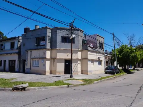 Esteban de Luca 601 , Piso 0