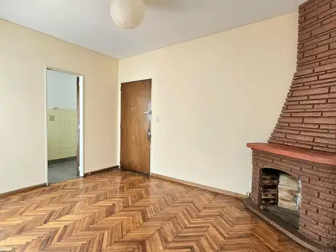 Jose Maria Moreno al 400, piso 7