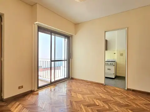 Departamento de 2 ambientes lateral con balcón. Muy luminoso