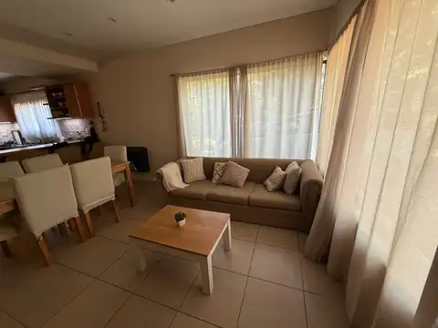 Casa 6 ambientes con 3 baños