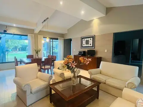 Casa en Venta en Mendoza, USD 489.000