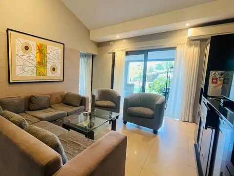 Venta Casa de Categoría en Barrio Dalvian