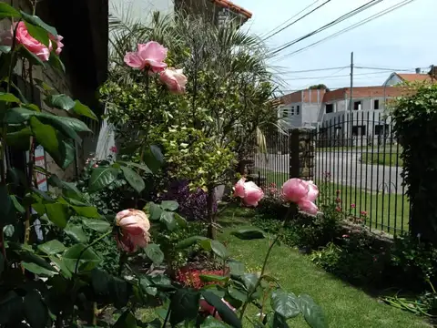 CHALET ESTILO MAR DEL PLATA