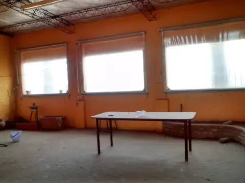 Galpon en Venta 8,66  mts Frente