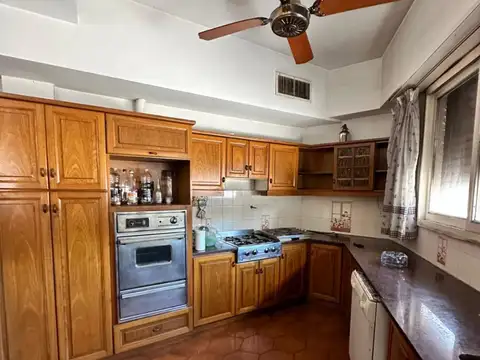 AVDA. VELEZ SARSFIELD 1200