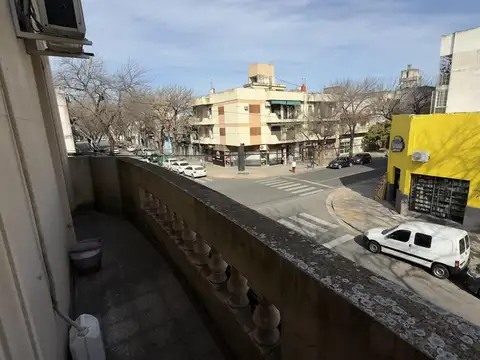 Casa planta alta Esquina