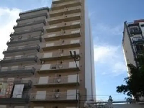 DEPARTAMENTO DOS AMBIENTES EN FLORES