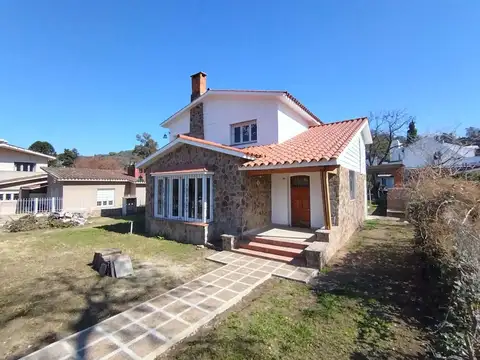 CASA 3 DORMITORIOS RÍO CEBALLOS, BARRIO ÑÚ PORÁ